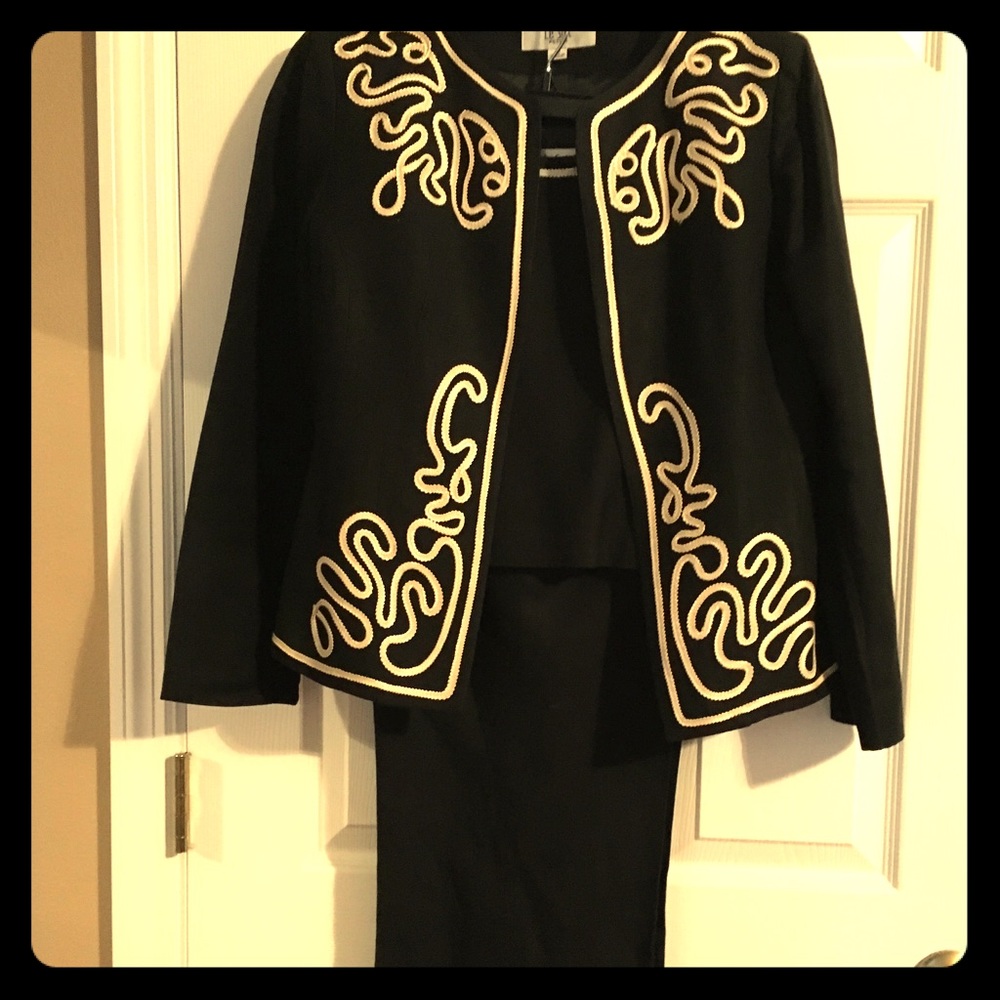 Ladies 3-piece pant suit